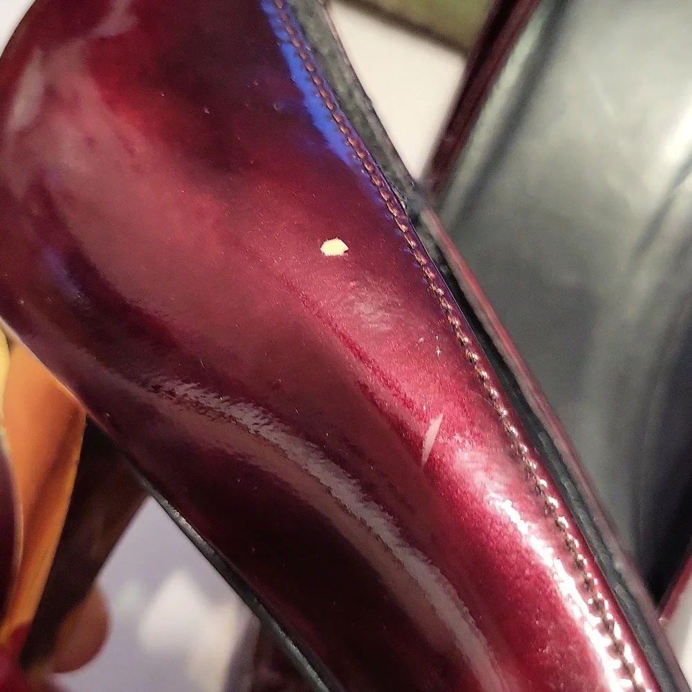Stuart Weitzman burgundy marbled patent leather pointed toe with gold trim Sz 8 - Picture 14 of 14